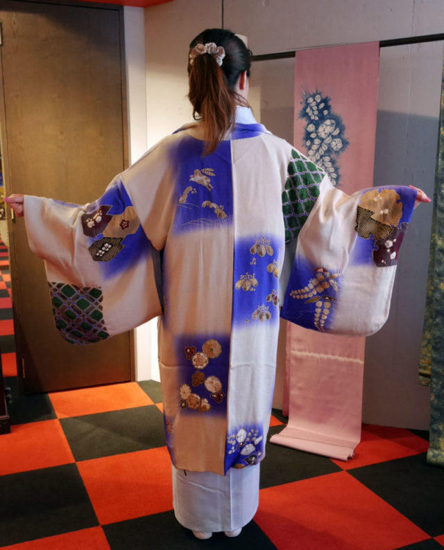今日の着物美人さん 紬糸の復刻版大島紬、じざいやオリジナル羽織と ...